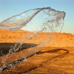 راهبردهای منابع آب در بیابان و بیابانزدایی 